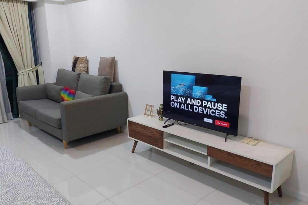 Klcc Summer Suite#3, Monorail, 4pax Apartment